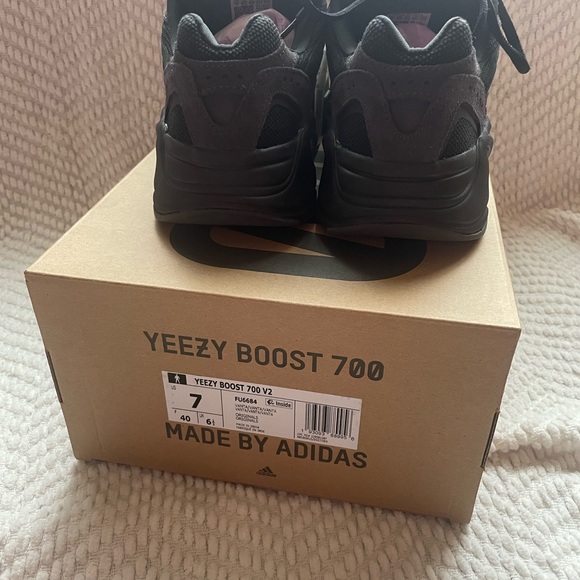 Yeezy 700 vanta - Picture 5 of 8